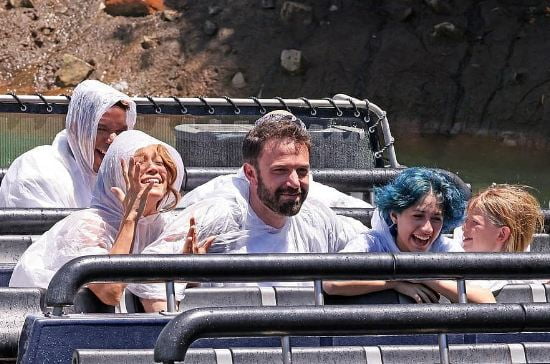 Jlo and ben with their kids having fun Jlo and ben with their kids having fun